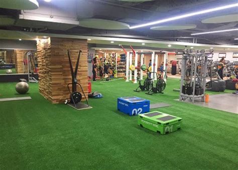 Branches of Fitness First in Makati City, Metro Manila .